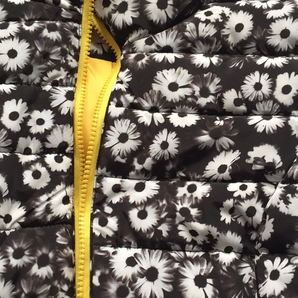 SH Collection daisy print jacket - Picture 7 of 7